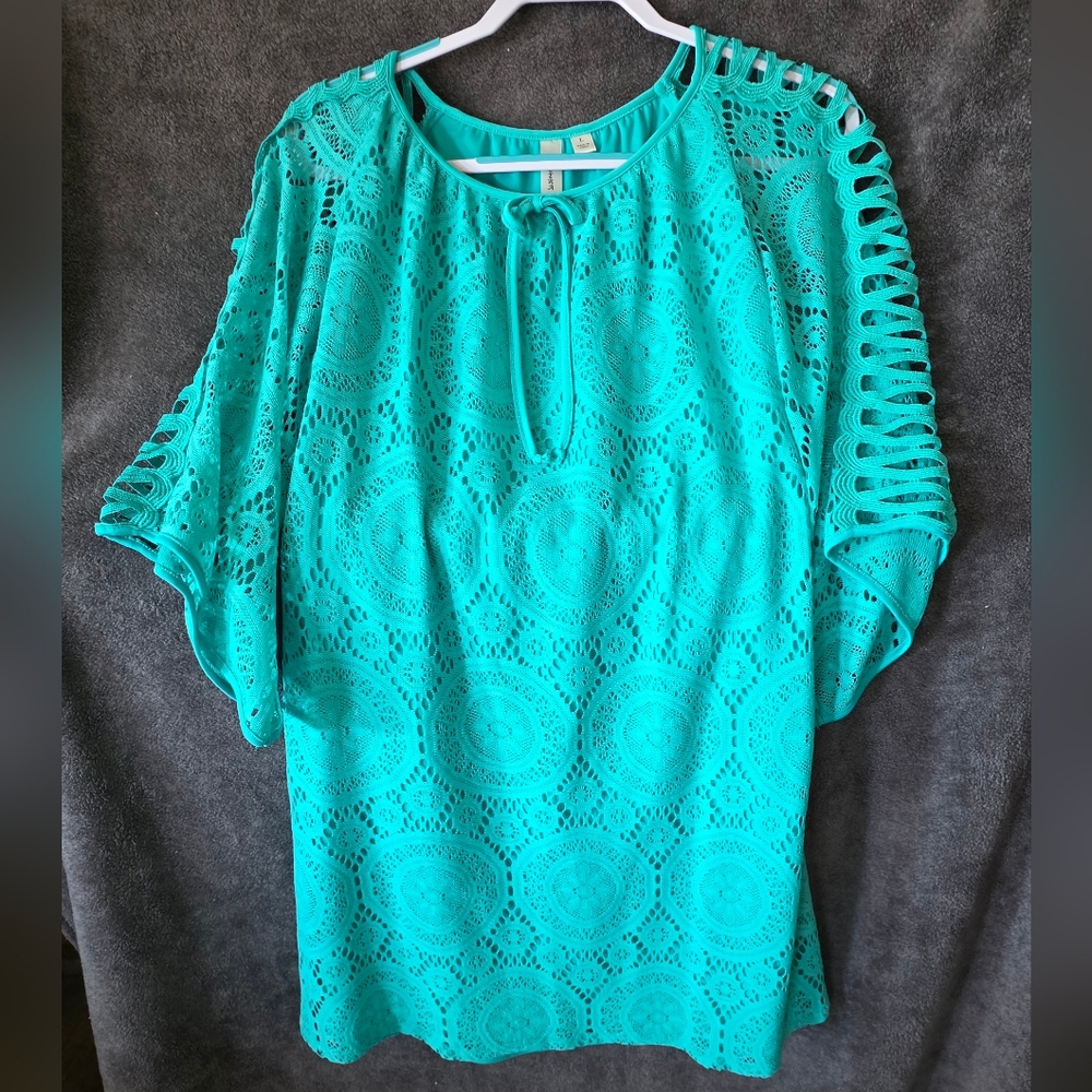 Chic Turquoise Lace Blouse